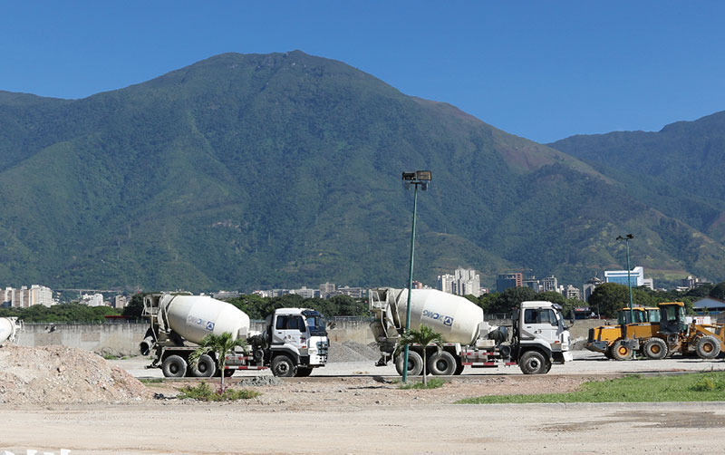 混凝土搅拌车参与Caracas住房建设项目