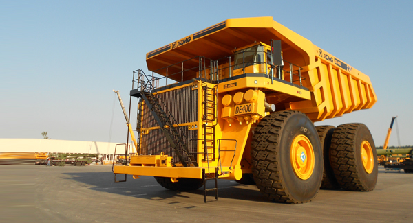 全球最大的DE400矿用自卸车在jbo竞博成功下线